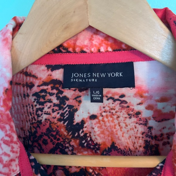 Women’s Blouse- Button-Down - Picture 8 of 10